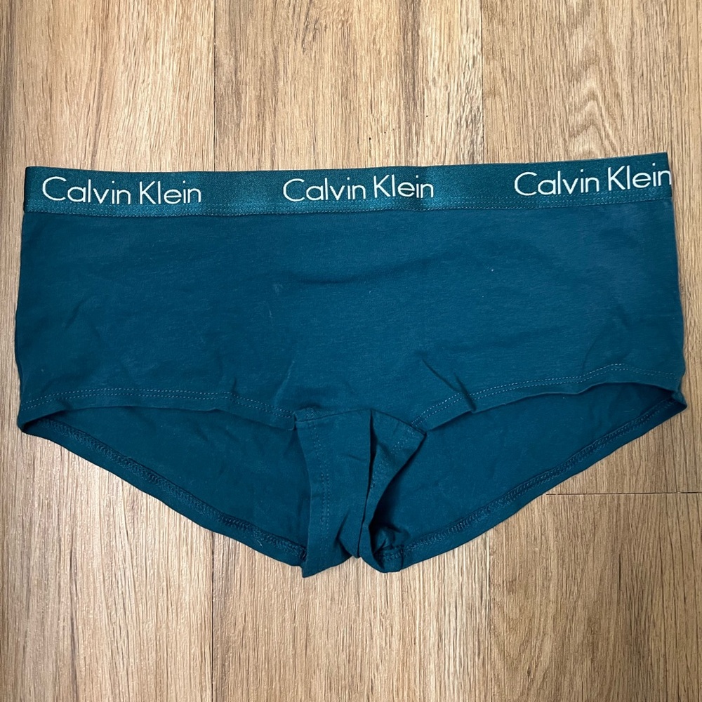 NWOT Woman’s Calvin Klein boy-short underwear